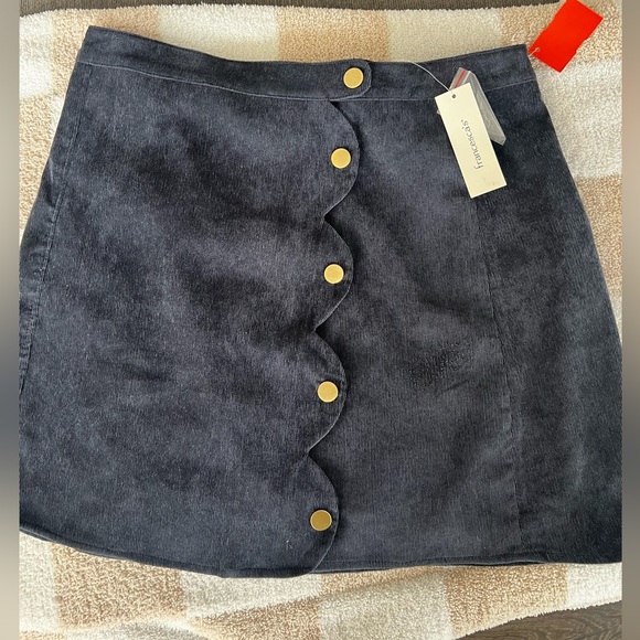 Francesca’s mini skirt - Picture 2 of 8